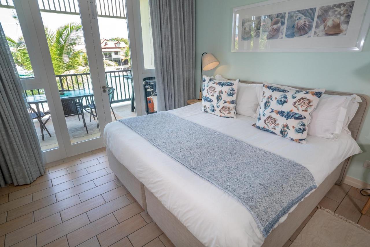 P146A13 - Eden Island Self Catering Apartment Self Check In Экстерьер фото